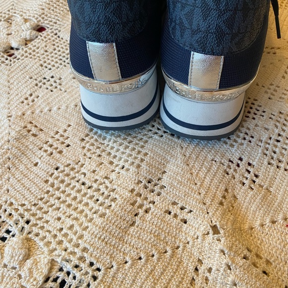 Michael Kors platform sneakers size 9 - Picture 8 of 9